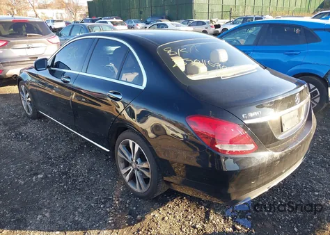 2016 Mercedes-Benz C 300 из США, поврежденный, VIN 55SWF4JB7GU077491